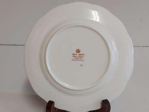 VINTAGE ROYAL ALBERT BONE CHINA LADY HAMILTON TRIO