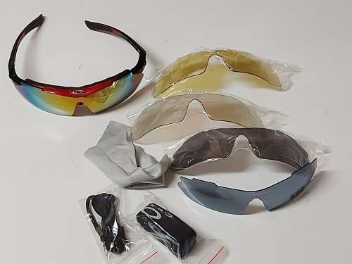 STUNNING OAKLEY 0089 80 16 115 SUNGLASSES WITH FOUR ADDITIONAL LENSES IN ITS CUSTOM MADE CASE