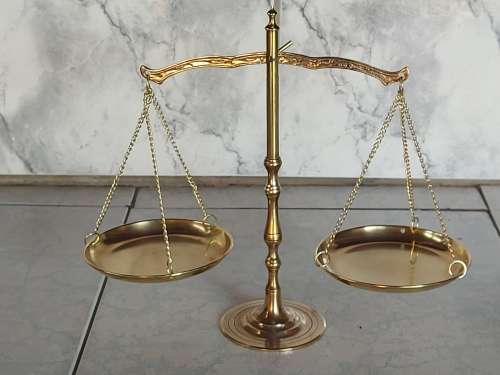 VINTAGE BRASS SCALES OF JUSTICE