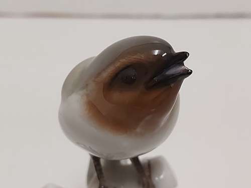 VINTAGE ROSENTHAL GERMANY KUNSTABTEILING SELB HANDGEMALT (HAND-MADE) BIRD FIGURINE