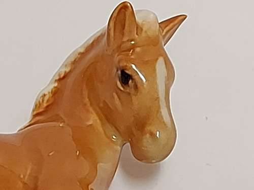 GORGEOUS VINTAGE BESWICK ENGLAND PLAYFUL FOAL FIGURINE