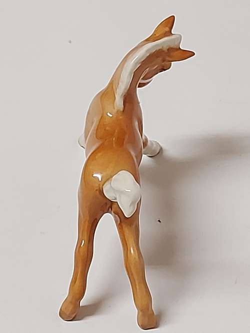 GORGEOUS VINTAGE BESWICK ENGLAND PLAYFUL FOAL FIGURINE