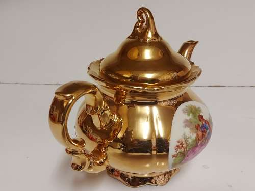 EXQUISITE VINTAGE BAVARIA GERMANY GOLD OVERLAY TEAPOT, MARKED ECHT GOLD
