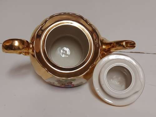 EXQUISITE VINTAGE BAVARIA GERMANY GOLD OVERLAY TEAPOT, MARKED ECHT GOLD