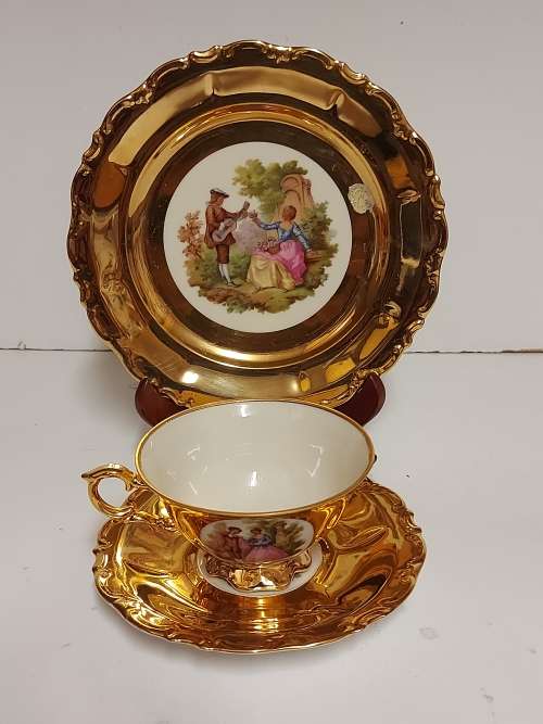 EXQUISITE VINTAGE BAVARIA GERMANY GOLD OVERLAY TEA TRIO, MARKED ECHT GOLD