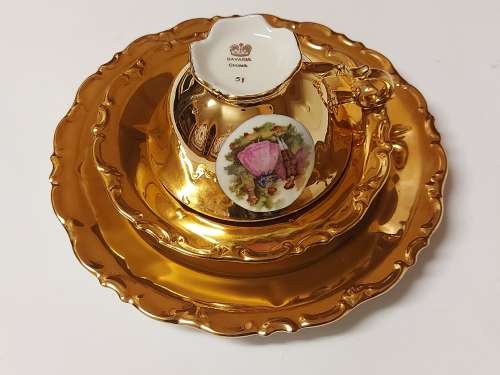EXQUISITE VINTAGE BAVARIA GERMANY GOLD OVERLAY TEA TRIO, MARKED ECHT GOLD