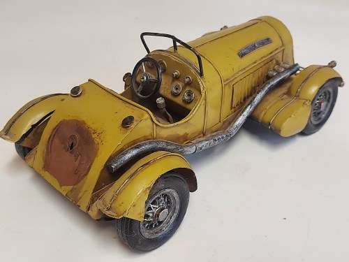 VINTAGE TIN PLATE CAR