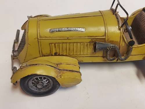VINTAGE TIN PLATE CAR