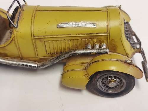 VINTAGE TIN PLATE CAR