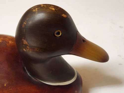FEATHERS GALLERY LIMITED EDITION 131 OF 975 MALLARD (ANAS PLATYRHYNCHOS), HAND CARVED IN KNYSNA