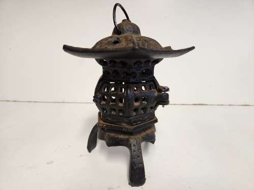 VINTAGE 1940`S JAPANESE CAST IRON PAGODA CANDLE LANTERN