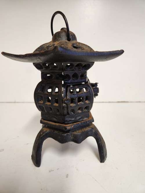 VINTAGE 1940`S JAPANESE CAST IRON PAGODA CANDLE LANTERN