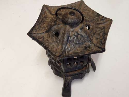 VINTAGE 1940`S JAPANESE CAST IRON PAGODA CANDLE LANTERN