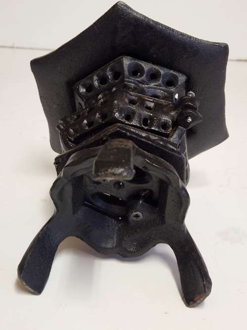 VINTAGE 1940`S JAPANESE CAST IRON PAGODA CANDLE LANTERN