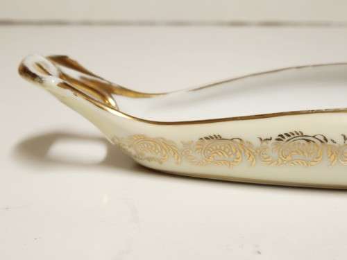 GORGEOUS VINTAGE AND RARE LIMOGES FRANCE PORCELAIN GONDOLA SHAPED PORCELAIN OLIVE DISH