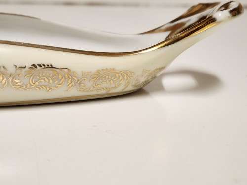 GORGEOUS VINTAGE AND RARE LIMOGES FRANCE PORCELAIN GONDOLA SHAPED PORCELAIN OLIVE DISH