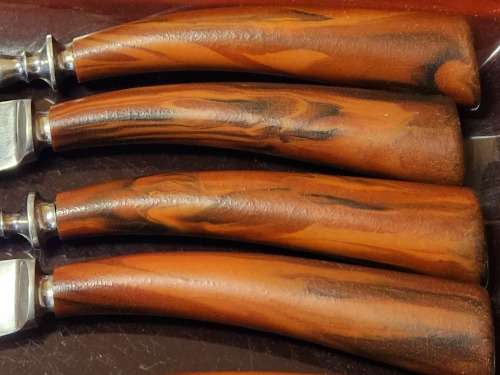 VINTAGE JOHN TURTON AND CO BAKELITE HANDLED SET OF FOUR OF EACH STEAK KNIVES AND FORKS