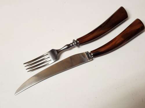 VINTAGE JOHN TURTON AND CO BAKELITE HANDLED SET OF FOUR OF EACH STEAK KNIVES AND FORKS