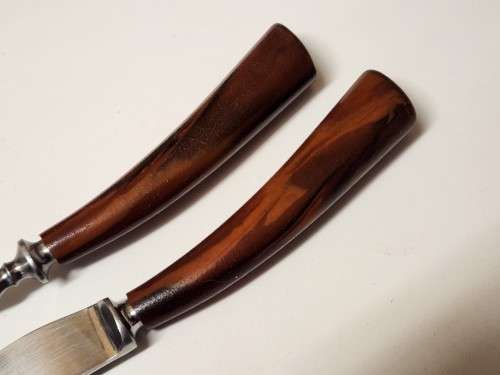 VINTAGE JOHN TURTON AND CO BAKELITE HANDLED SET OF FOUR OF EACH STEAK KNIVES AND FORKS
