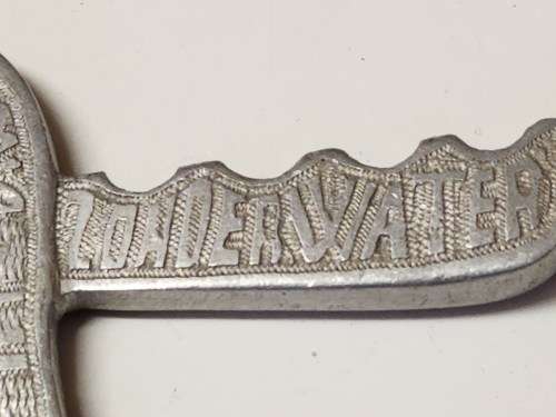 WORLD WAR II ITALIAN P.O.W SILVER METAL TRENCH ART, COMPRISING A SMALL DAGGER AND 5 SERVIETTE RINGS