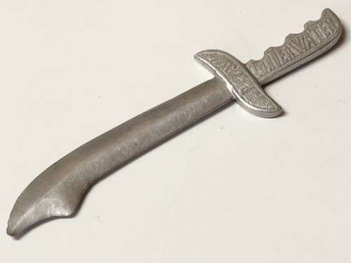 WORLD WAR II ITALIAN P.O.W SILVER METAL TRENCH ART, COMPRISING A SMALL DAGGER AND 5 SERVIETTE RINGS