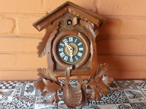 VINTAGE REGULA MADE IN GERMANY LARGE HUNTING CUCKOO CLOCK WITH AN AUGUST SCHWER MOVEMENT, NO CHAINS