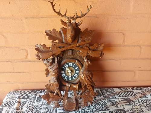 VINTAGE REGULA MADE IN GERMANY LARGE HUNTING CUCKOO CLOCK WITH AN AUGUST SCHWER MOVEMENT, NO CHAINS