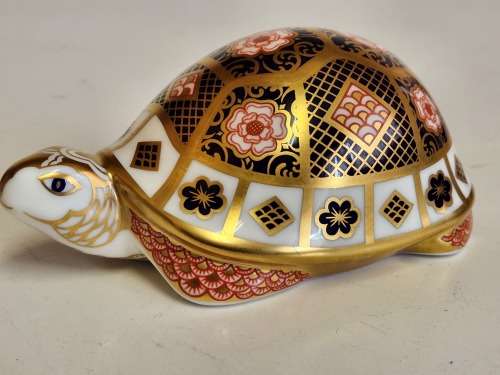 VINTAGE ROYAL CROWN DERBY BONE CHINA MOTHER TORTOISE OF THE YORKSHIRE ROSE TORTOISE FAMILY