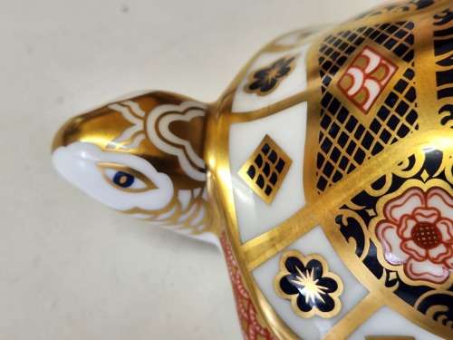 VINTAGE ROYAL CROWN DERBY BONE CHINA MOTHER TORTOISE OF THE YORKSHIRE ROSE TORTOISE FAMILY