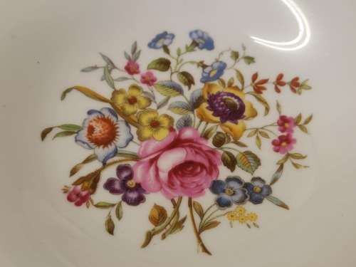 AWESOME FLORAL DESIGN VINTAGE ROYAL WORCESTER MADE IN ENGLAND FRUIT/SALAD BOWL