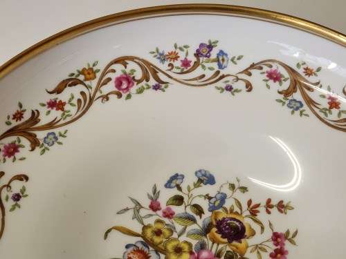 AWESOME FLORAL DESIGN VINTAGE ROYAL WORCESTER MADE IN ENGLAND FRUIT/SALAD BOWL
