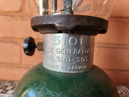 VINTAGE COLEMAN MODEL 5101 LANTERN, WITH ORIGINAL BUT CRACKED GLASS