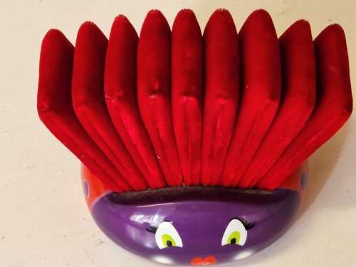 PYLONES OF PARIS CHICKEN RING HOLDER