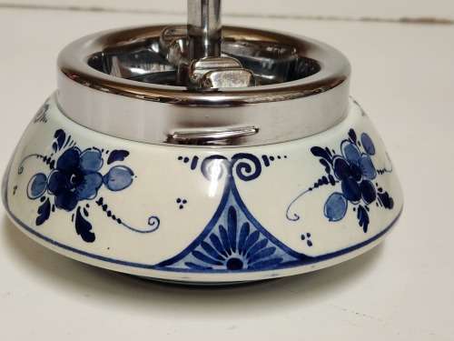 AWESOME RARE VINTAGE V K DELFTS HOLLAND REVOLVING ASHTRAY