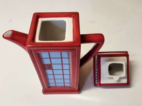 LONDON POTTERY MEMORIES OF LONDON COLLECTION RED TELEPHONE BOOTH TEA POT