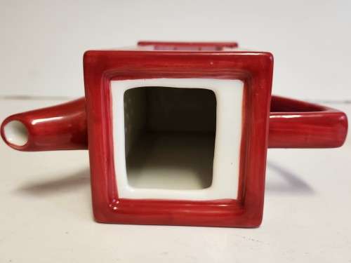 LONDON POTTERY MEMORIES OF LONDON COLLECTION RED TELEPHONE BOOTH TEA POT