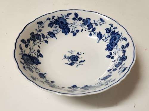 VINTAGE ROYAL MEISSEN JAPAN FINE CHINA SERVING BOWL