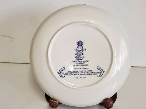 RARE VINTAGE 1838 DE KRUIK DELFTWARE HOLLAND `DE HOUTDRAAIER` DISPLAY/HANGING PLATE
