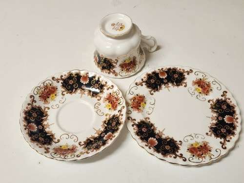 STRIKING VINTAGE ROYAL ALBERT HERITAGE BONE CHINA TEA TRIO (2 OF 3)