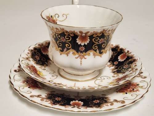 STRIKING VINTAGE ROYAL ALBERT HERITAGE BONE CHINA TEA TRIO (2 OF 3)