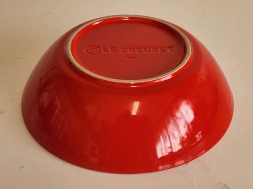 BEAUTIFUL LE CREUSET  ROUND FLAMBE CERAMIC BOWL