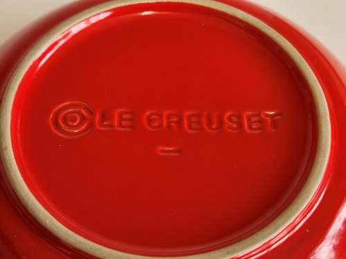 BEAUTIFUL LE CREUSET  ROUND FLAMBE CERAMIC BOWL
