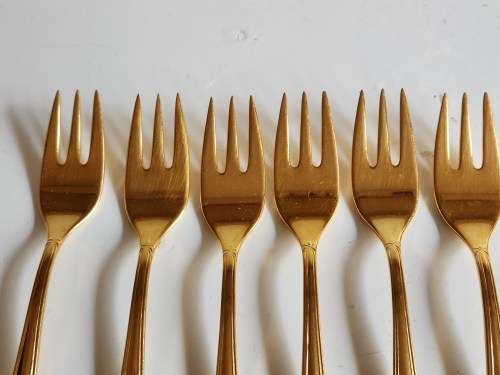 SET OF SIX VINTAGE BMF BESTECK VERGOLDET (GOLD PLATED) ORNATELY DESIGNED CAKE FORKS, MADE IN GERMANY