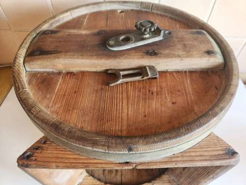 RARE ANTIQUE ROUND BARREL TYPE WOODEN (OAK) BUTTER CHURN, NO CRANK