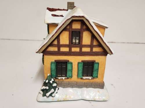 VINTAGE M J HUMMEL BACKEREI LIGHTED HOUSE, BOXED