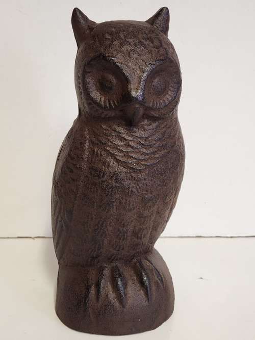 VINTAGE CAST IRON OWL DOOR STOPPER, WEIGHING 2KG