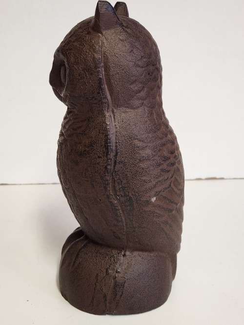 VINTAGE CAST IRON OWL DOOR STOPPER, WEIGHING 2KG