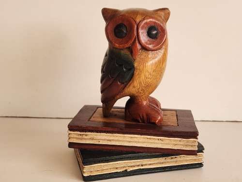 VINTAGE WISE OLD WOODEN OWL PERCHED ON TWO BOOKS