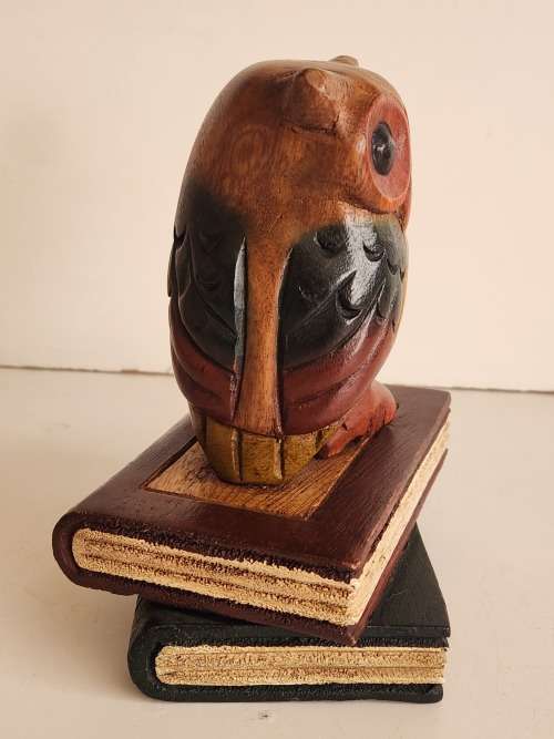 VINTAGE WISE OLD WOODEN OWL PERCHED ON TWO BOOKS