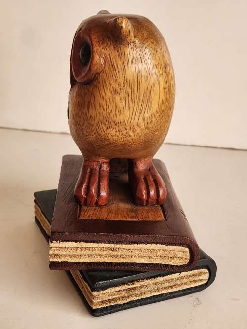 VINTAGE WISE OLD WOODEN OWL PERCHED ON TWO BOOKS